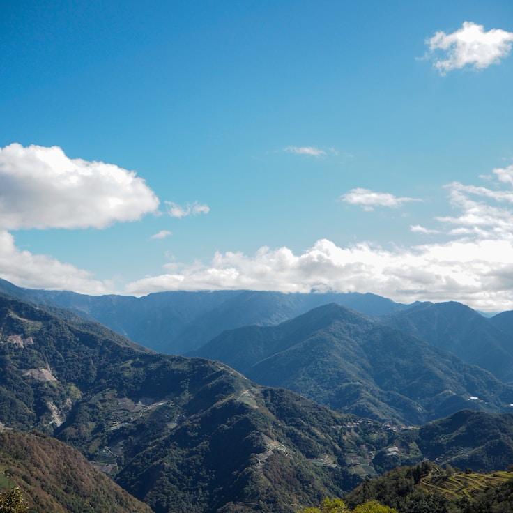 Outdoor terrace seating suitable for families in Ottawa